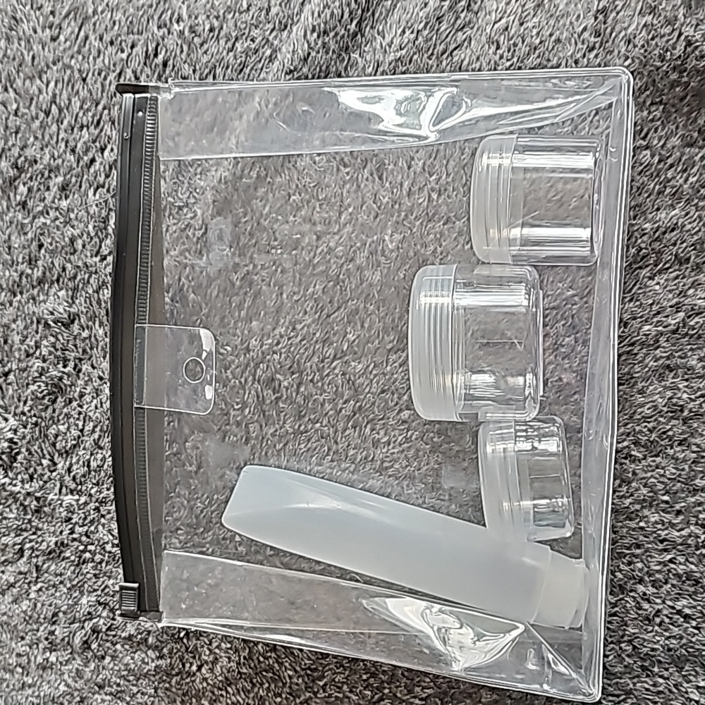 Clear travel set